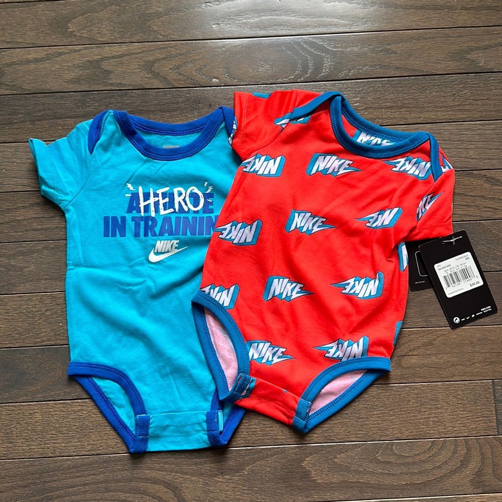 Nike onesie set (2 out of 3 pc set). Snap button. NWT
